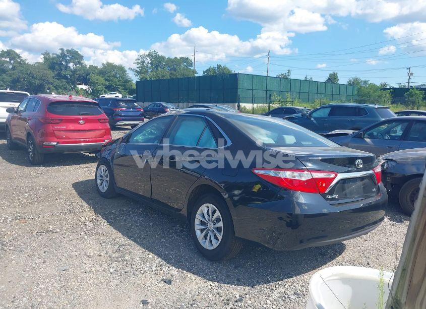 Photo 3 of 2017 Toyota Camry LE (VIN 4T1BF1FK0HU775162)