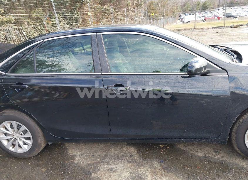 Photo 14 of 2017 Toyota Camry LE/XLE/SE/XSE (VIN 4T1BF1FK0HU779843)