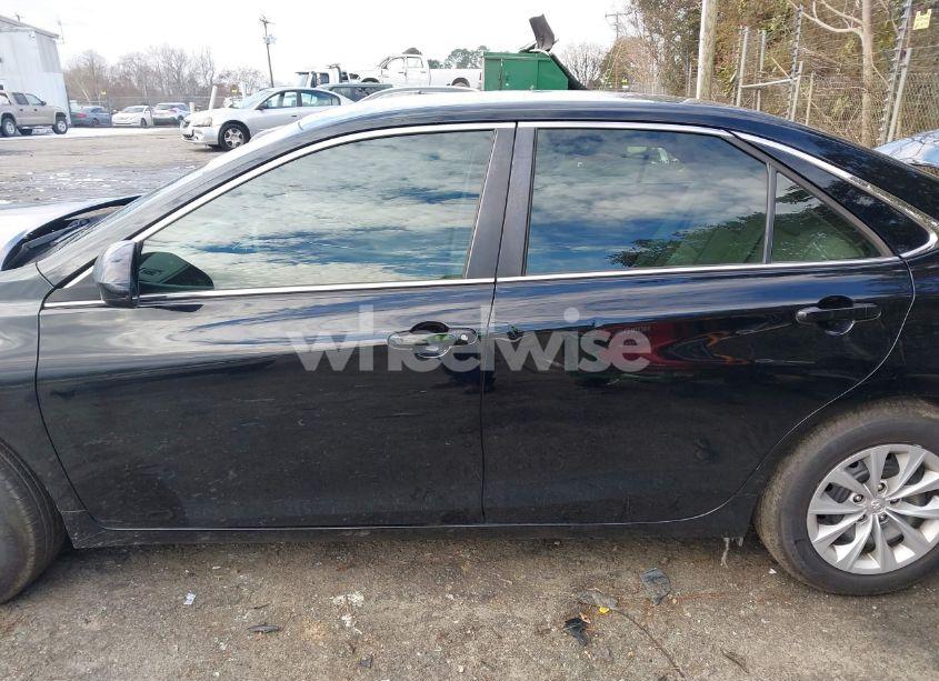 Photo 15 of 2017 Toyota Camry LE/XLE/SE/XSE (VIN 4T1BF1FK0HU779843)