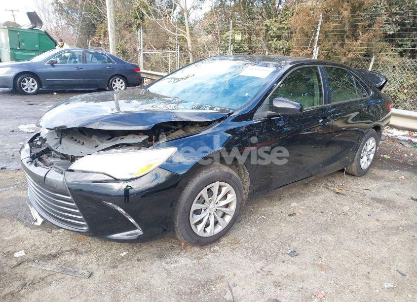 Photo 2 of 2017 Toyota Camry LE/XLE/SE/XSE (VIN 4T1BF1FK0HU779843)