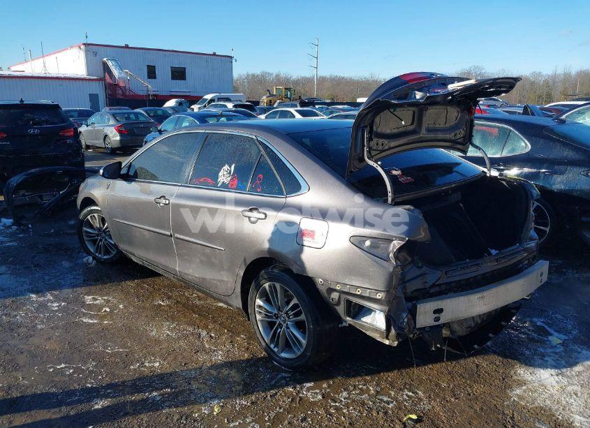 Photo 3 of 2017 Toyota Camry SE (VIN 4T1BF1FK0HU783178)