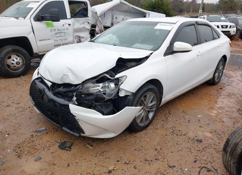 Photo 2 of 2017 Toyota Camry SE (VIN 4T1BF1FK0HU784881)