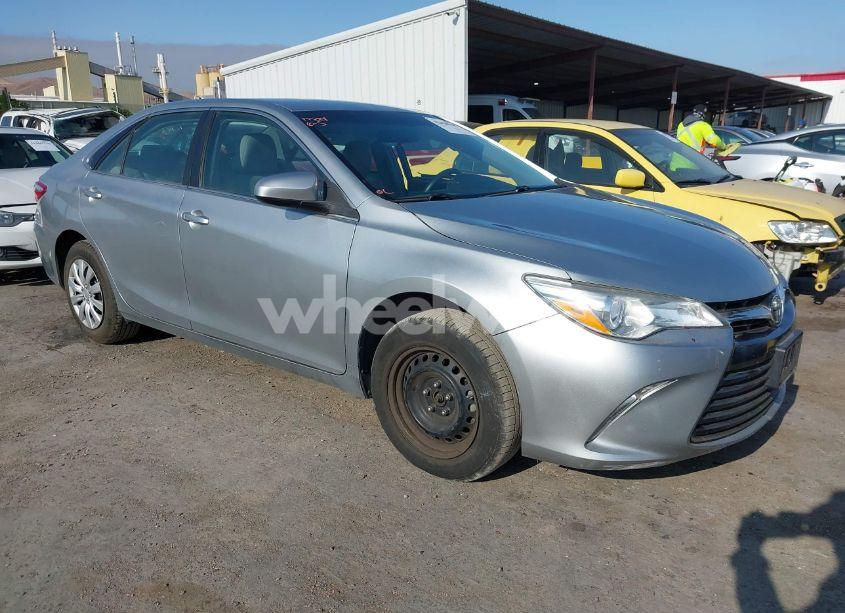 2017 Toyota Camry LE (VIN 4T1BF1FK0HU809990) main photo