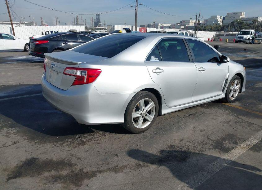 Photo 4 of 2012 Toyota Camry SE (VIN 4T1BF1FK1CU012821)