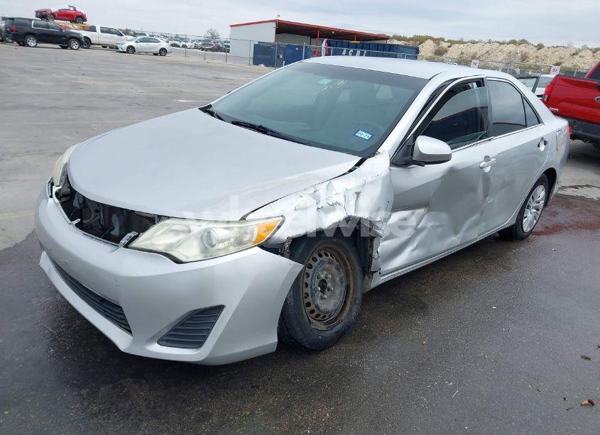 Photo 2 of 2012 Toyota Camry LE (VIN 4T1BF1FK1CU025519)