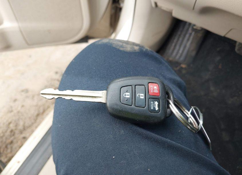 Photo 11 of 2012 Toyota Camry LE (VIN 4T1BF1FK1CU037430)