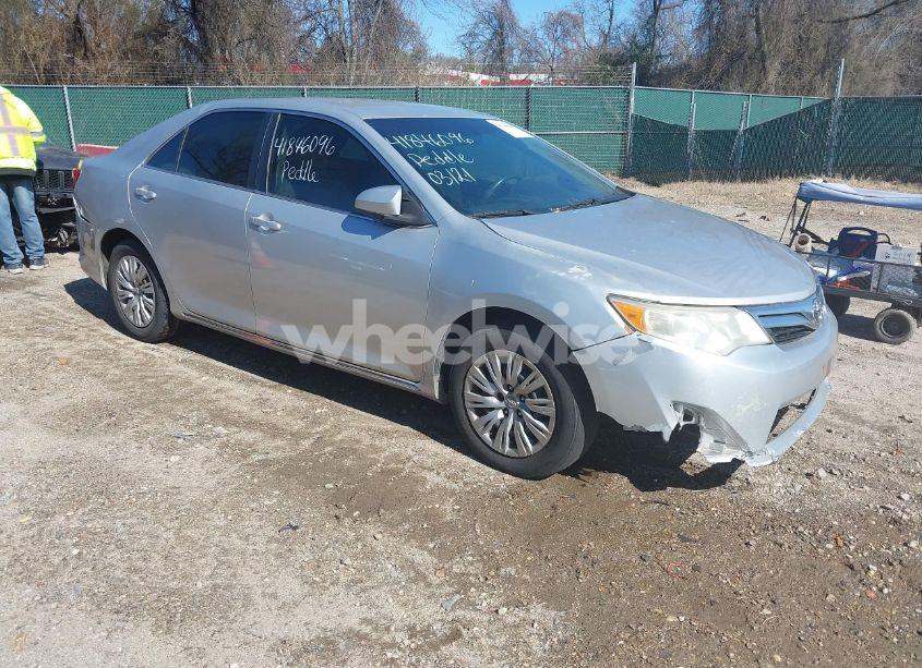 2012 Toyota Camry LE (VIN 4T1BF1FK1CU059458) main photo