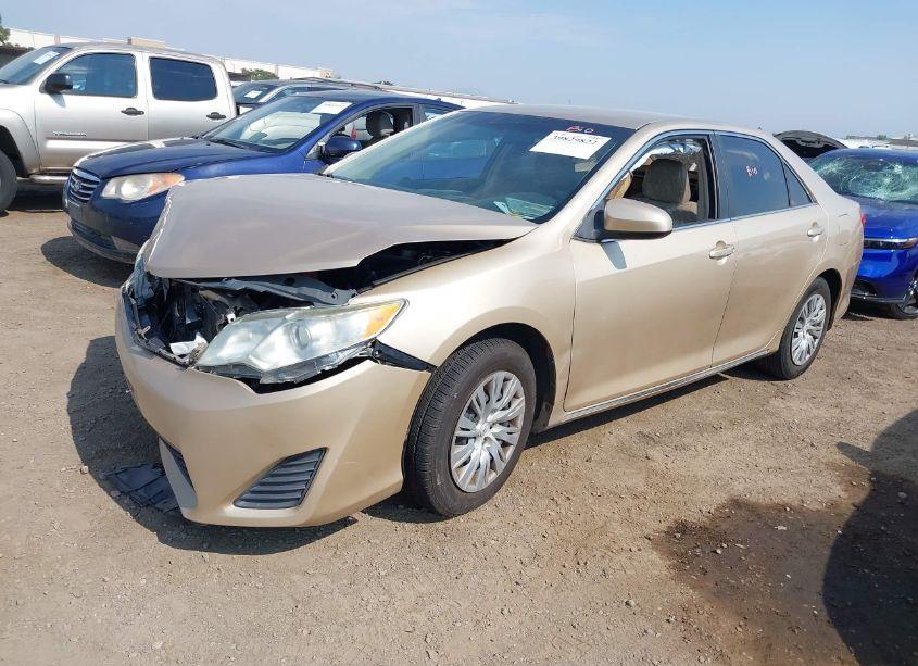 Photo 2 of 2012 Toyota Camry LE (VIN 4T1BF1FK1CU074428)
