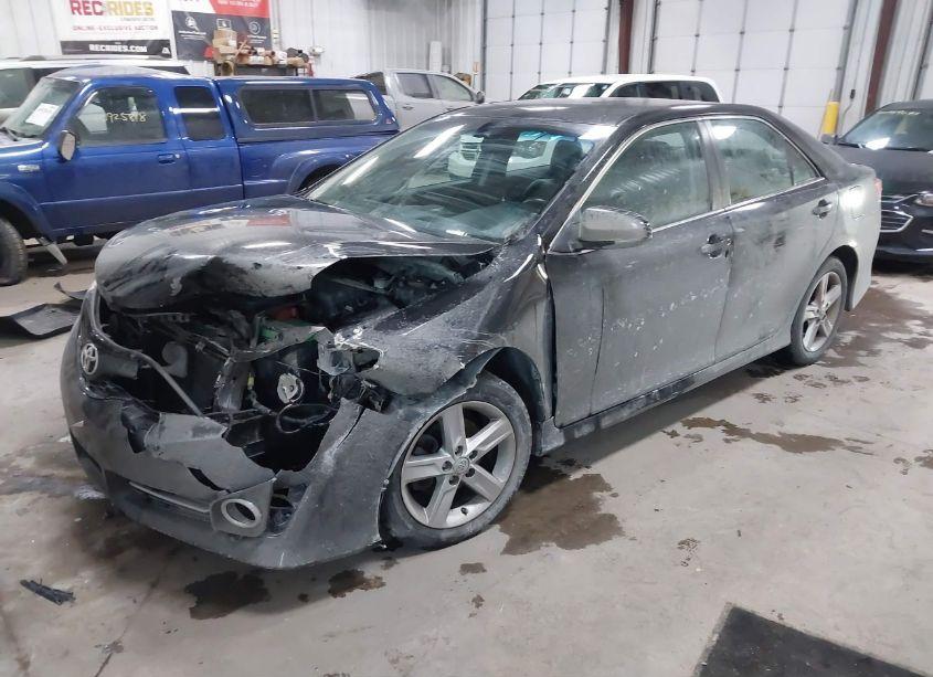 Photo 2 of 2012 Toyota Camry SE (VIN 4T1BF1FK1CU113907)