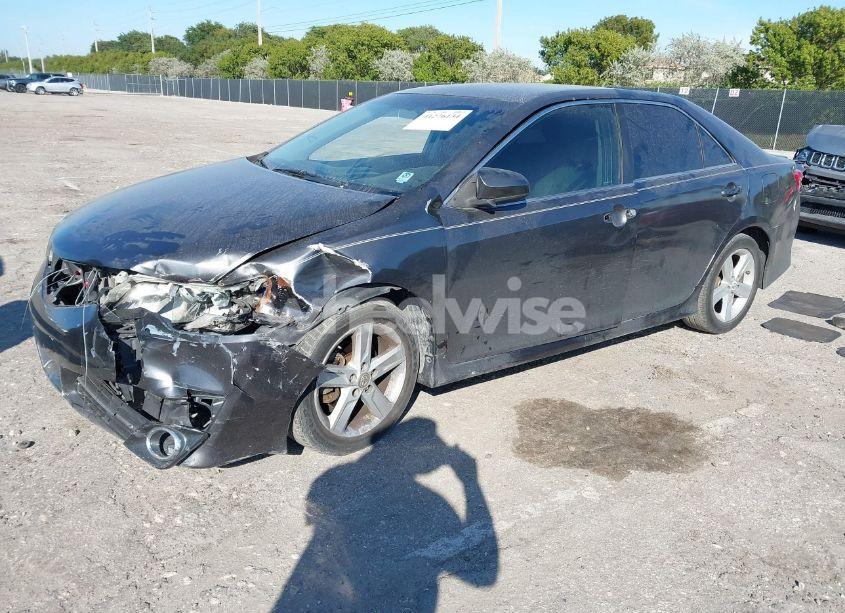 Photo 2 of 2012 Toyota Camry SE (VIN 4T1BF1FK1CU170009)