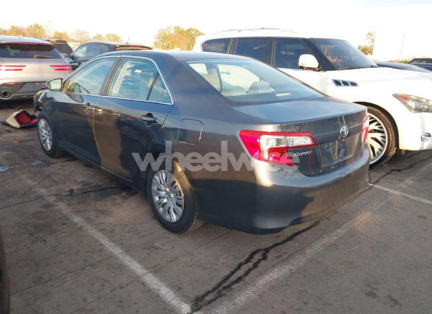Photo 3 of 2012 Toyota Camry L (VIN 4T1BF1FK1CU501932)