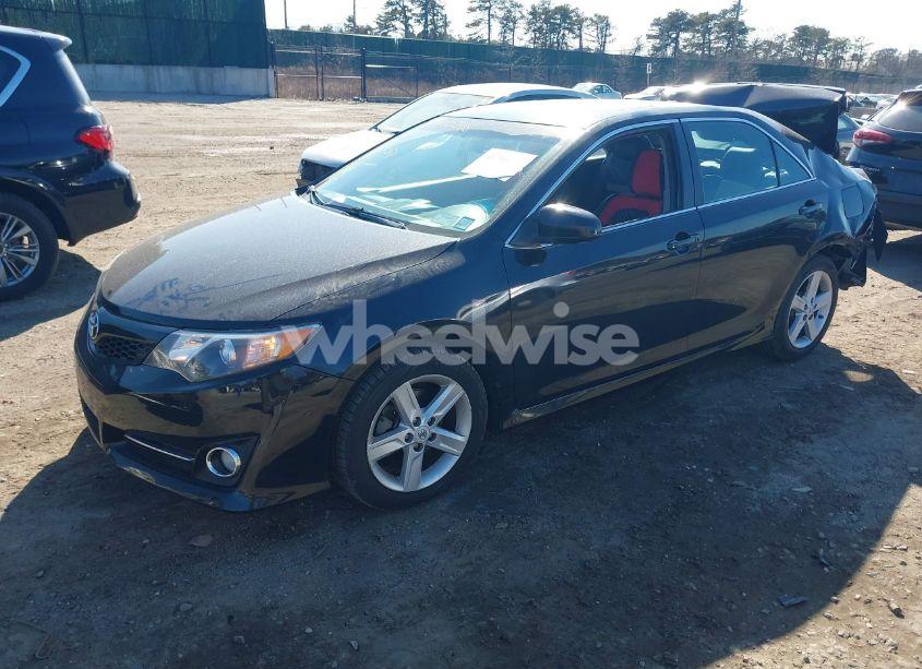 Photo 2 of 2012 Toyota Camry SE (VIN 4T1BF1FK1CU504720)