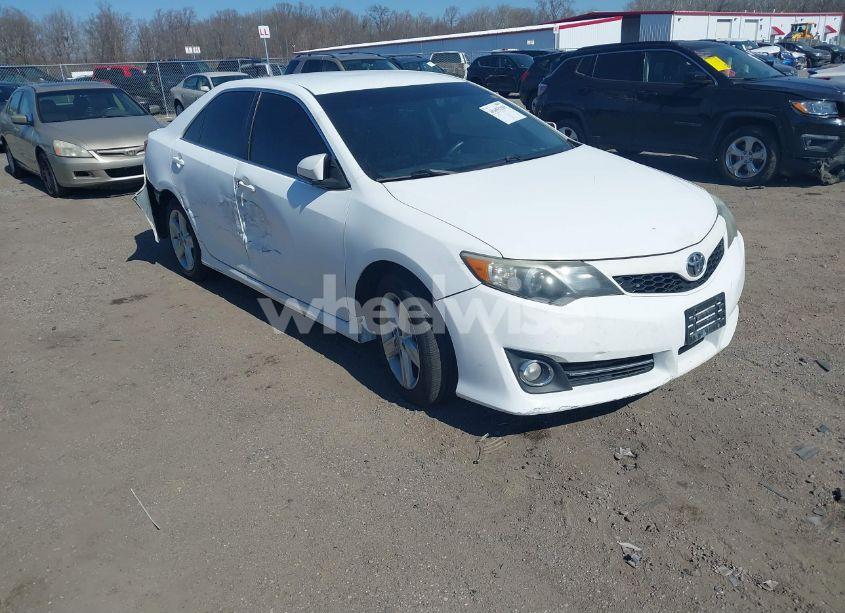 2012 Toyota Camry SE (VIN 4T1BF1FK1CU591812) main photo