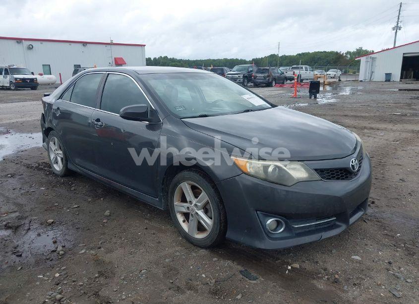 2012 Toyota Camry SE (VIN 4T1BF1FK1CU601674) main photo