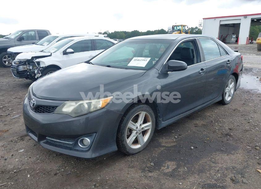 Photo 2 of 2012 Toyota Camry SE (VIN 4T1BF1FK1CU601674)