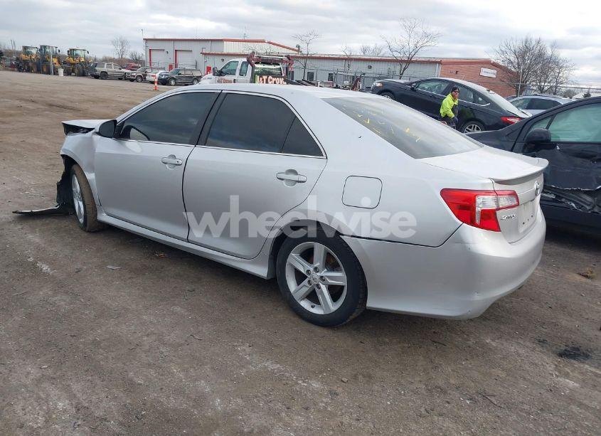 Photo 3 of 2013 Toyota Camry SE (VIN 4T1BF1FK1DU206993)