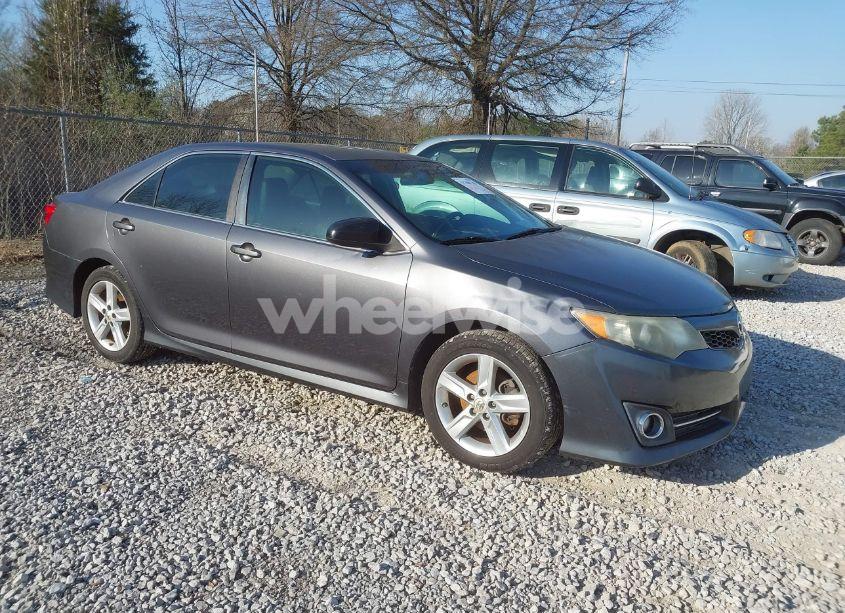 2013 Toyota Camry SE (VIN 4T1BF1FK1DU214074) main photo
