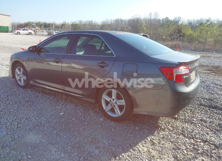 Photo 3 of 2013 Toyota Camry SE (VIN 4T1BF1FK1DU214074)