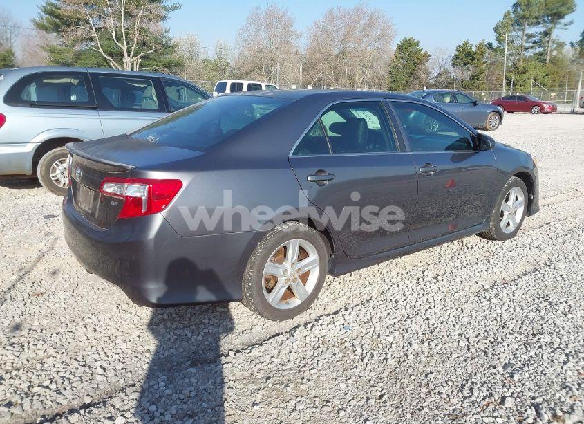 Photo 4 of 2013 Toyota Camry SE (VIN 4T1BF1FK1DU214074)