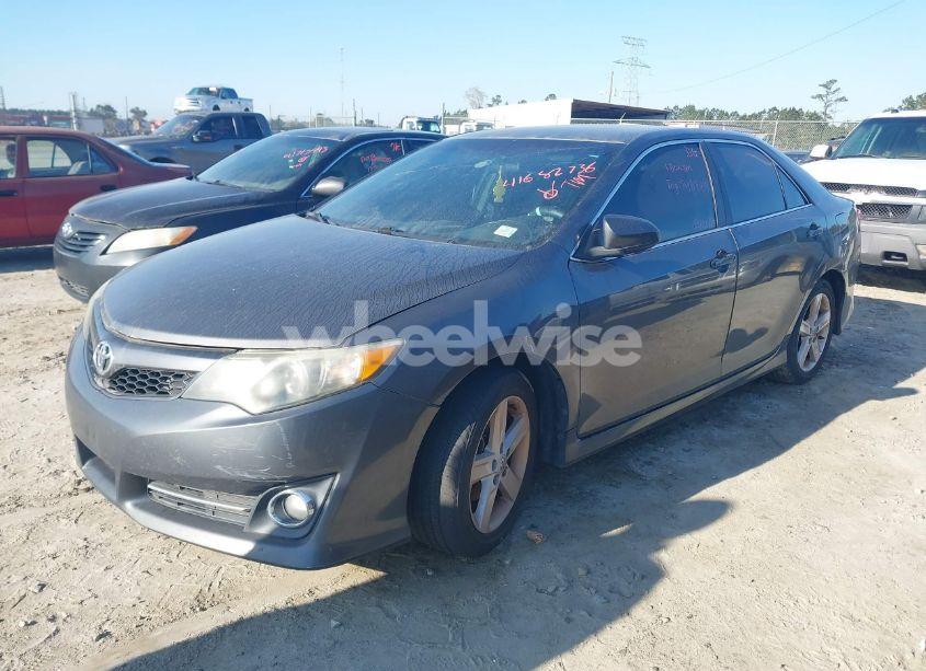 Photo 2 of 2013 Toyota Camry SE (VIN 4T1BF1FK1DU215306)