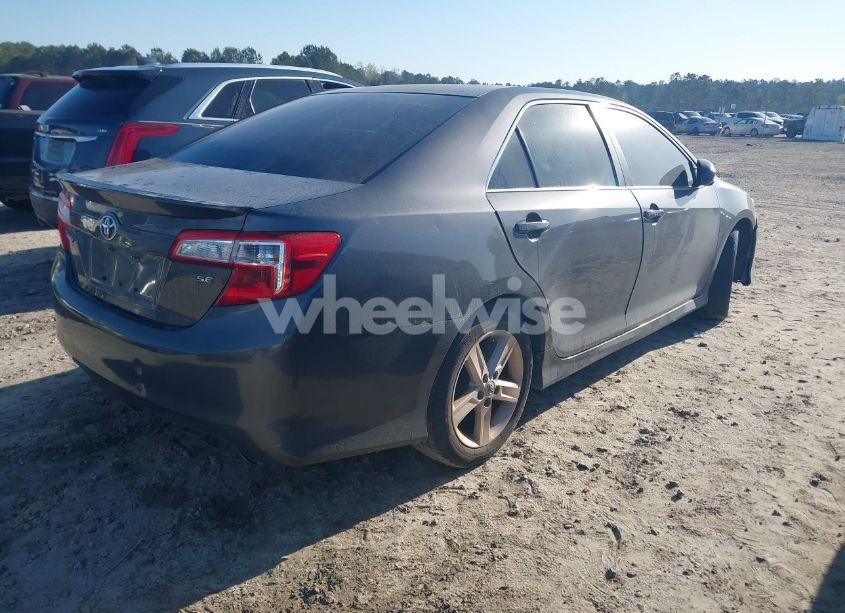 Photo 4 of 2013 Toyota Camry SE (VIN 4T1BF1FK1DU215306)