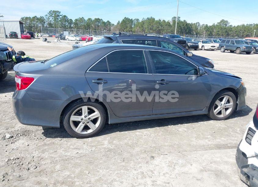 Photo 13 of 2013 Toyota Camry SE (VIN 4T1BF1FK1DU238097)