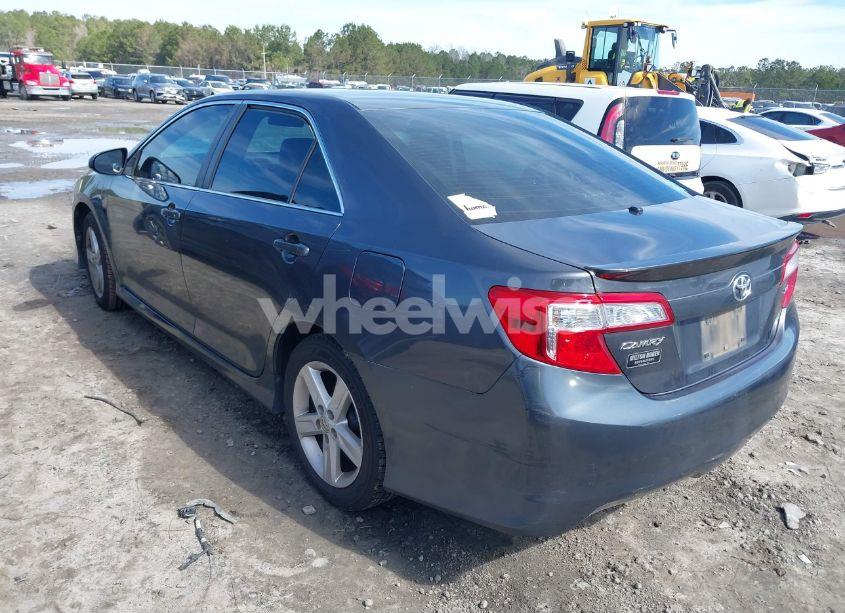 Photo 3 of 2013 Toyota Camry SE (VIN 4T1BF1FK1DU238097)
