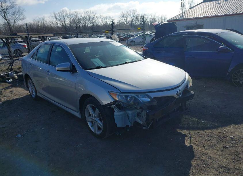 2013 Toyota Camry SE (VIN 4T1BF1FK1DU249293) main photo