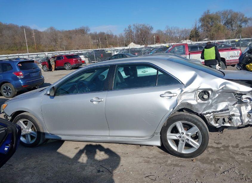 Photo 14 of 2013 Toyota Camry SE (VIN 4T1BF1FK1DU249293)