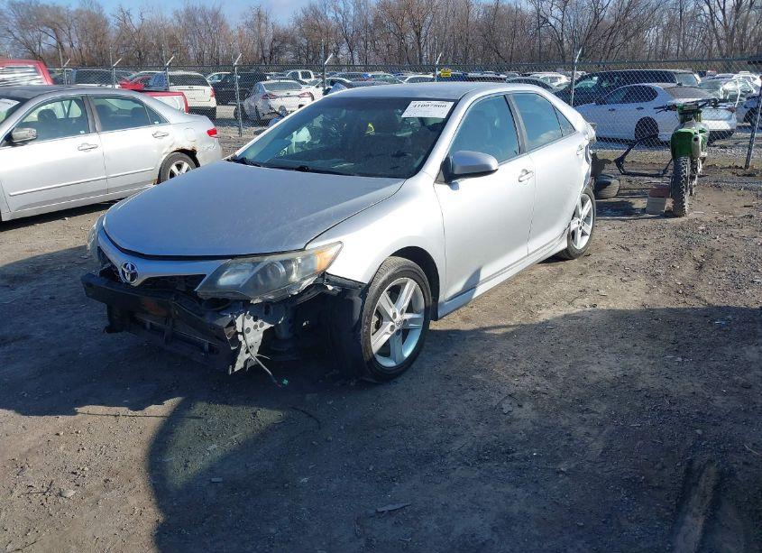 Photo 2 of 2013 Toyota Camry SE (VIN 4T1BF1FK1DU249293)