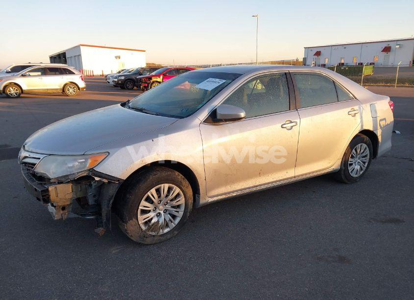 Photo 2 of 2013 Toyota Camry LE (VIN 4T1BF1FK1DU272007)