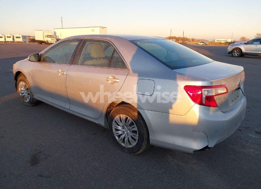 Photo 3 of 2013 Toyota Camry LE (VIN 4T1BF1FK1DU272007)