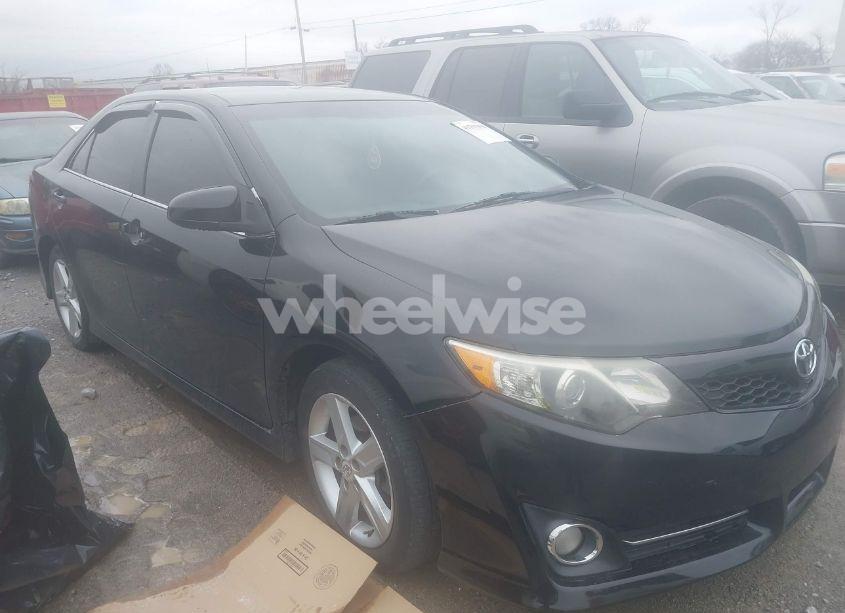2013 Toyota Camry SE (VIN 4T1BF1FK1DU278311) main photo