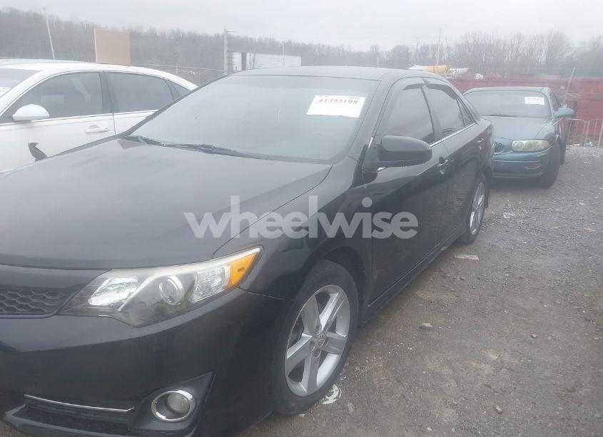 Photo 2 of 2013 Toyota Camry SE (VIN 4T1BF1FK1DU278311)