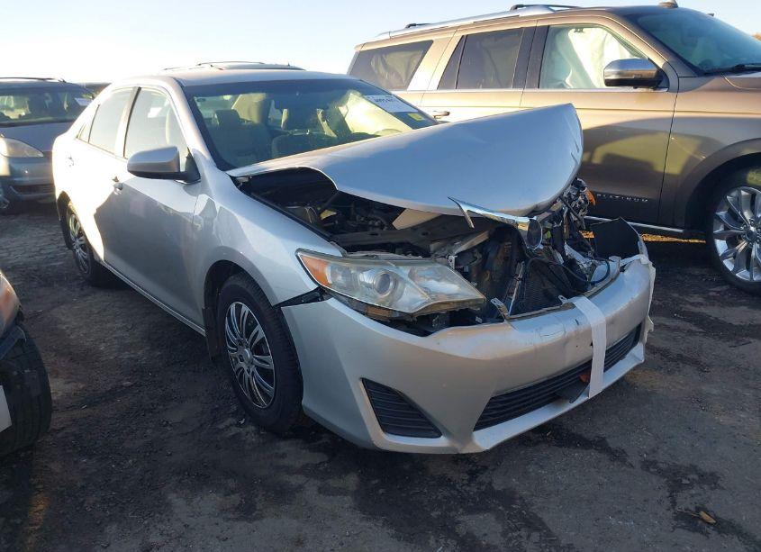 2013 Toyota Camry LE (VIN 4T1BF1FK1DU279023) main photo
