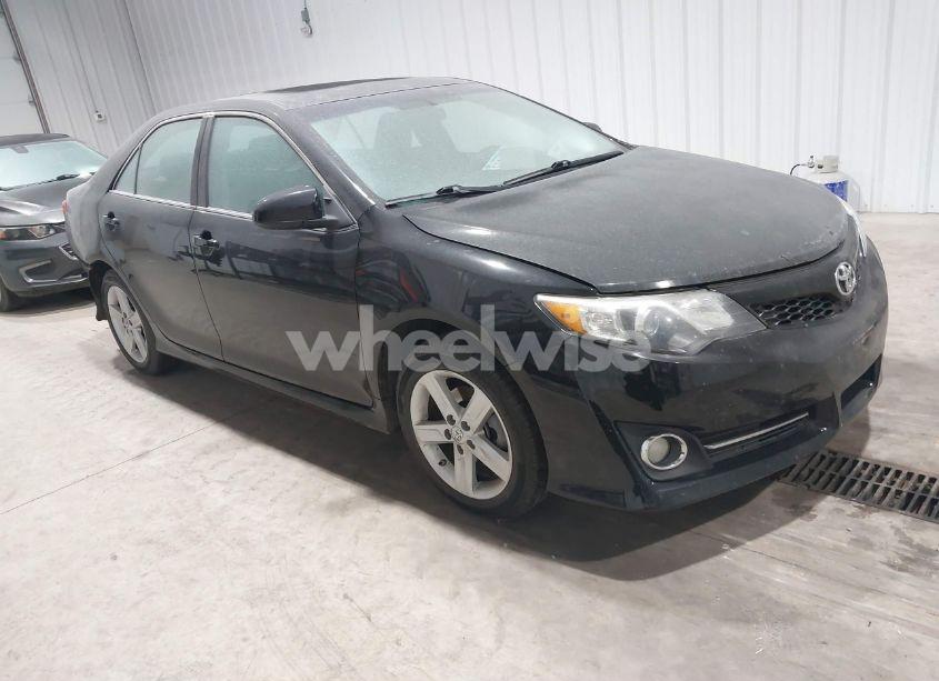 2013 Toyota Camry SE (VIN 4T1BF1FK1DU283766) main photo