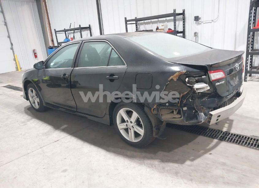 Photo 3 of 2013 Toyota Camry SE (VIN 4T1BF1FK1DU283766)