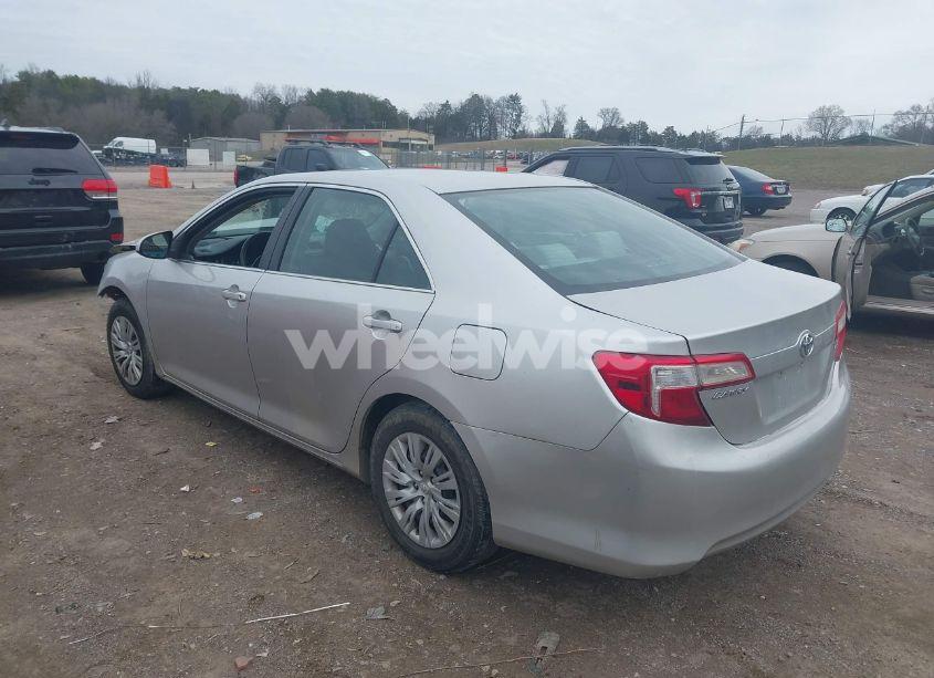 Photo 3 of 2013 Toyota Camry LE (VIN 4T1BF1FK1DU296842)
