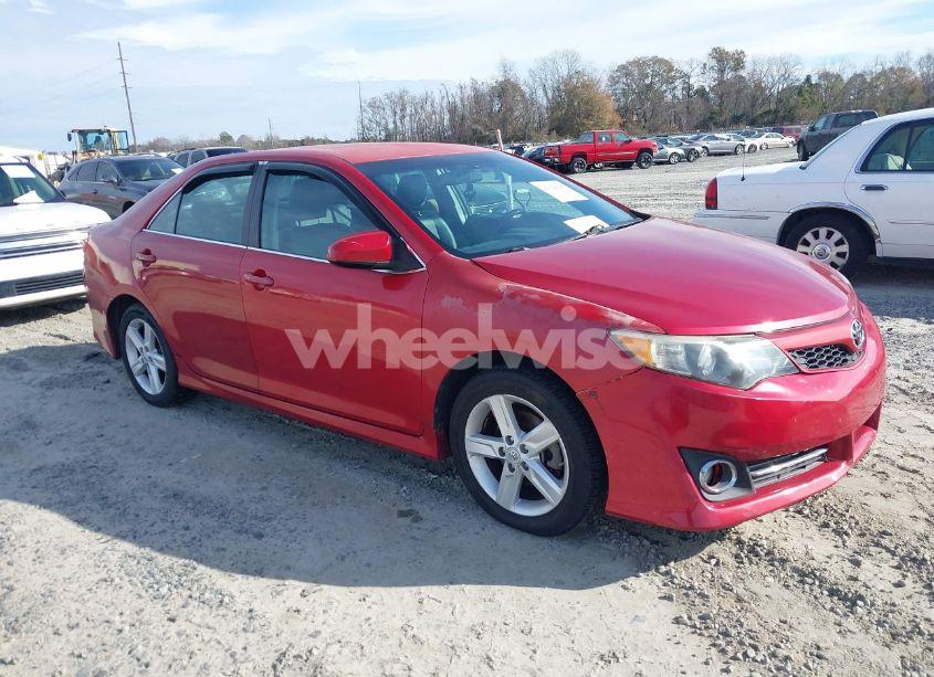 2013 Toyota Camry L/SE/LE/XLE (VIN 4T1BF1FK1DU640198) main photo