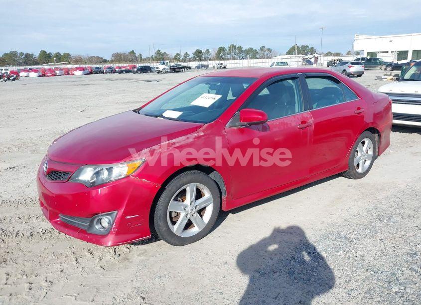 Photo 2 of 2013 Toyota Camry L/SE/LE/XLE (VIN 4T1BF1FK1DU640198)