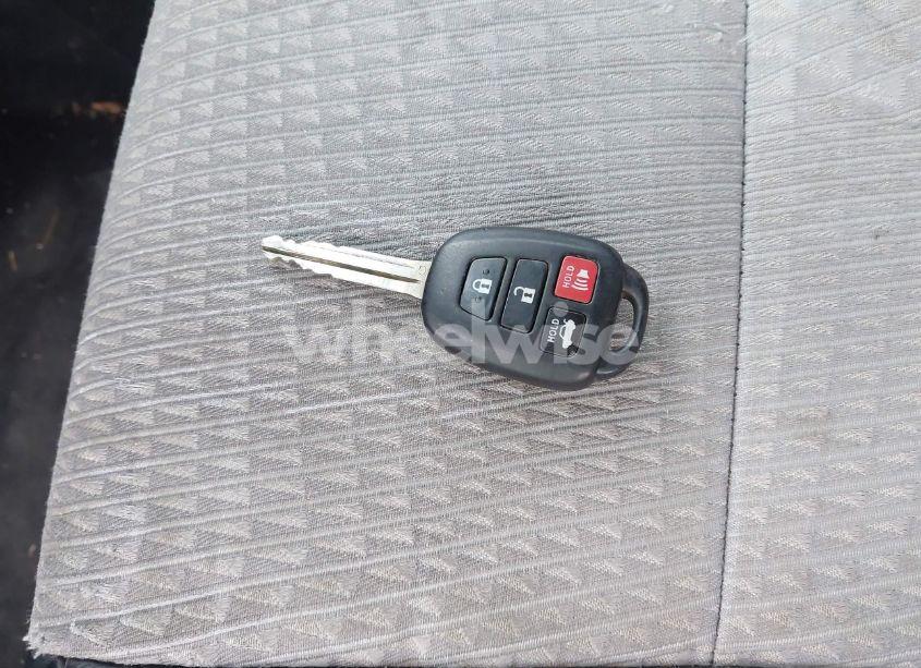 Photo 11 of 2013 Toyota Camry SE (VIN 4T1BF1FK1DU640556)