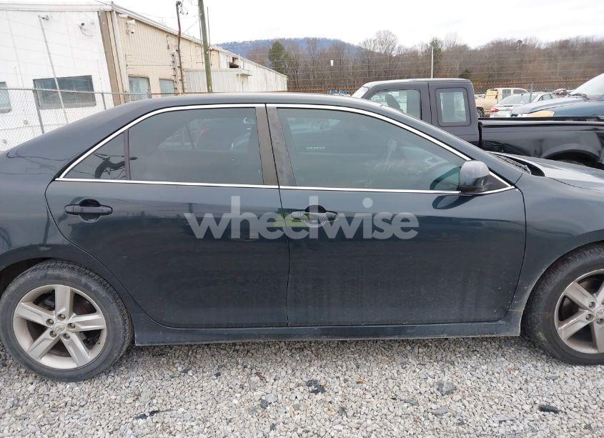 Photo 13 of 2013 Toyota Camry SE (VIN 4T1BF1FK1DU640556)