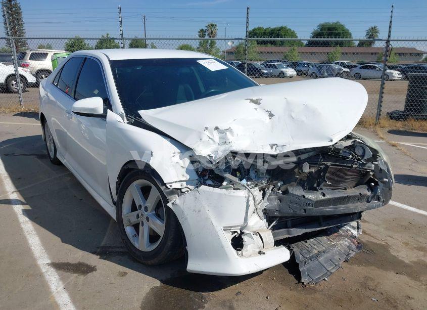 2013 Toyota Camry SE (VIN 4T1BF1FK1DU653565) main photo