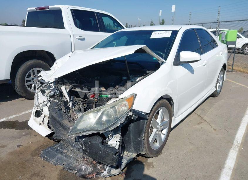 Photo 2 of 2013 Toyota Camry SE (VIN 4T1BF1FK1DU653565)