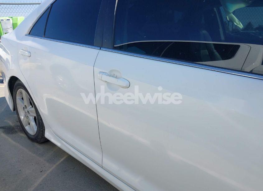 Photo 21 of 2013 Toyota Camry SE (VIN 4T1BF1FK1DU653565)