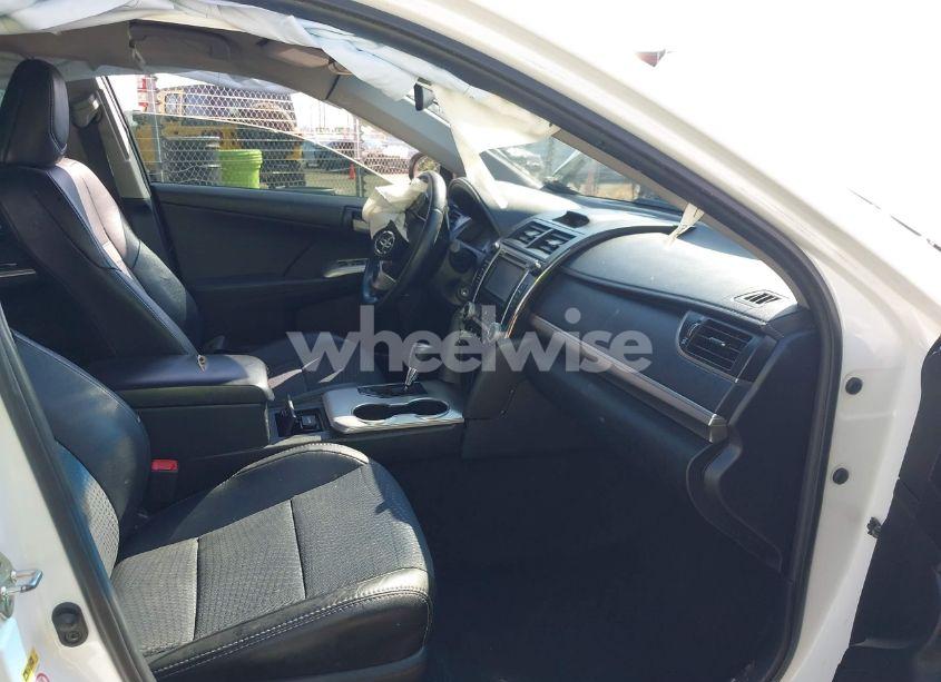 Photo 5 of 2013 Toyota Camry SE (VIN 4T1BF1FK1DU653565)