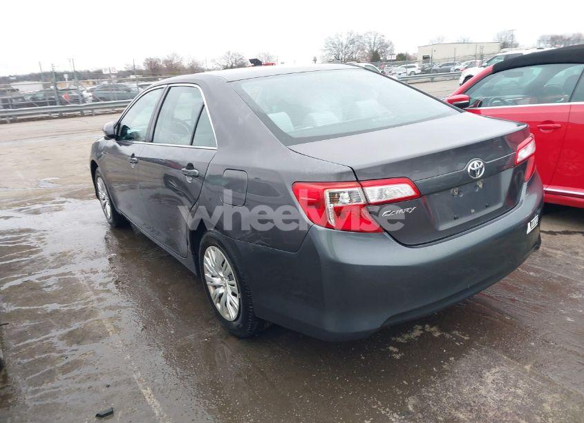 Photo 3 of 2013 Toyota Camry L (VIN 4T1BF1FK1DU675761)