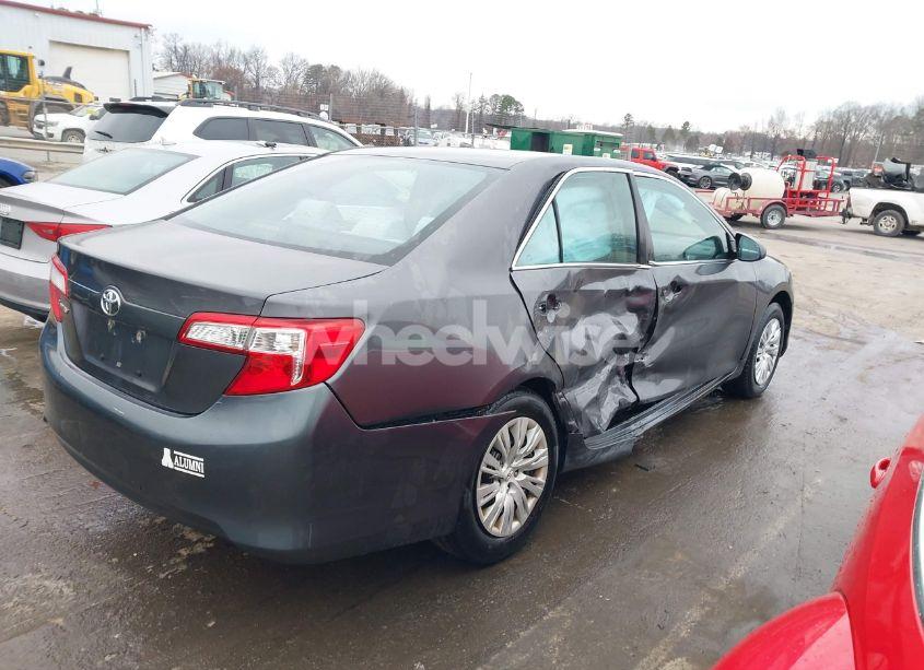 Photo 4 of 2013 Toyota Camry L (VIN 4T1BF1FK1DU675761)