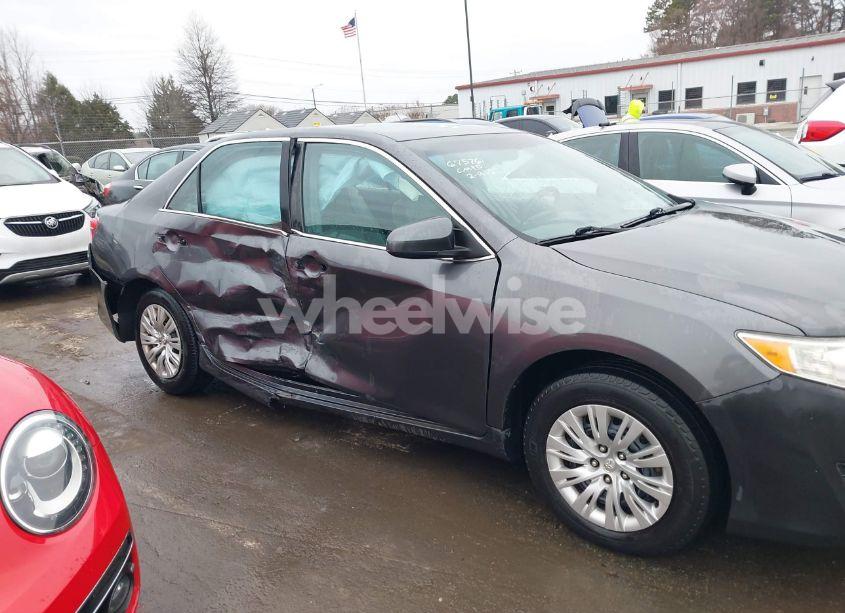 Photo 6 of 2013 Toyota Camry L (VIN 4T1BF1FK1DU675761)