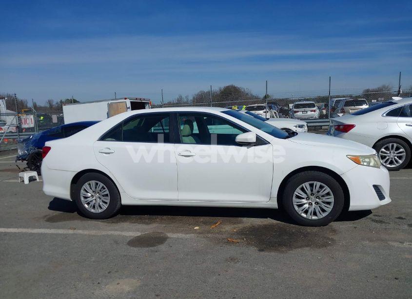 Photo 13 of 2013 Toyota Camry L (VIN 4T1BF1FK1DU680538)